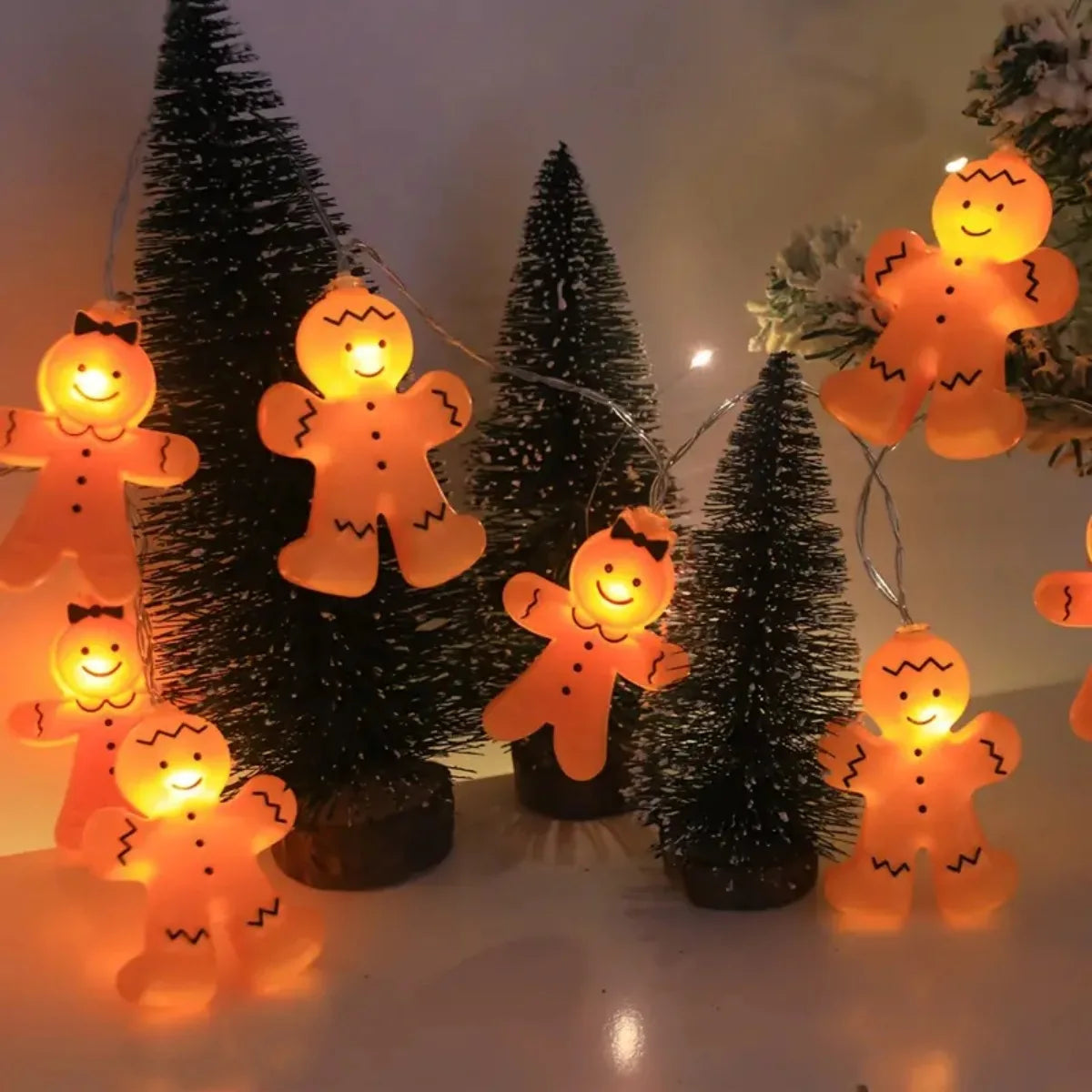 Peperkoek Kerstverlichting - Op Batterijen Werkende Schattige Peperkoek Mannen en Vrouwen Slinger Lamp